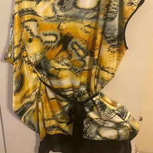 Bisou Bisou Butterfly French Sleeves Blouse